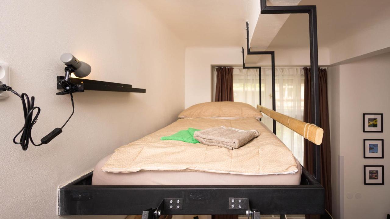 Flying Bed Apartment Close To Prague Castle And Airport Exterior foto